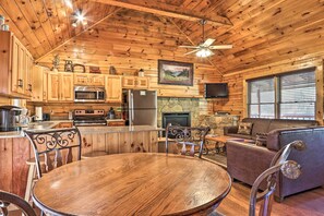 House (2 Bedrooms) | Interior