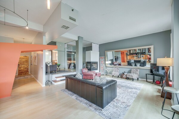 Dwtn Cleveland Condo: Walk To Stadiums & Museums - Franklin Castle (Hannes Tiedemann House)
