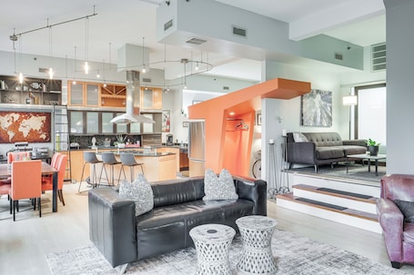 Interior. Dwtn Cleveland Condo: Walk to Stadiums & Museums