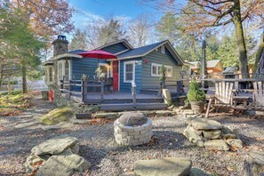 Interior - Cozy Catskills Cottage: Creekside Deck & Fire Pit (Smallwood)