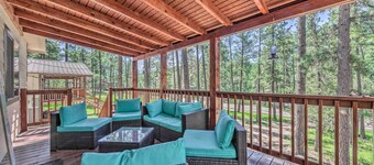 Pet-friendly Ruidoso Home w/ Deck & Forest Views!