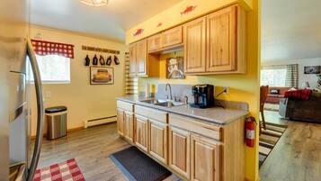 House (2 Bedrooms) | Interior