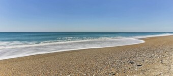 Condo w/ 2 Decks - Steps to Wrightsville Beach!