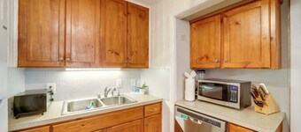 Serene Lake Junaluska Gem: Deck & Mountain Views