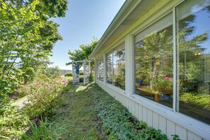 Apartment (2 Bedrooms) | Interior - Serene Lake Junaluska Gem: Deck & Mountain Views (Lake Junaluska)