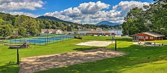 Serene Lake Junaluska Gem: Deck & Mountain Views