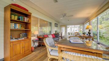 Apartment (2 Bedrooms) | Bahagian dalam