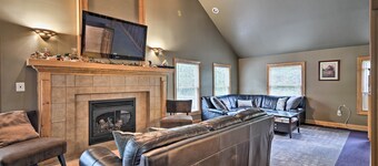 Pet-friendly Home Near Lakes & Snowmobile Trails!