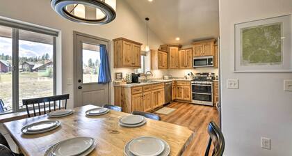 Cozy Designer Home w/ Gorgeous Mountain Views!