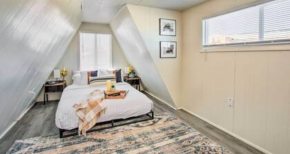 Charming Evanston A-frame: Dog Friendly!