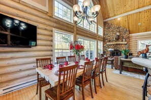 House (4 Bedrooms) | Interior