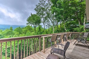 Interior - Hike, Bike, Unwind! Beech Mtn Stay w/ Scenic Views (Banner Elk)