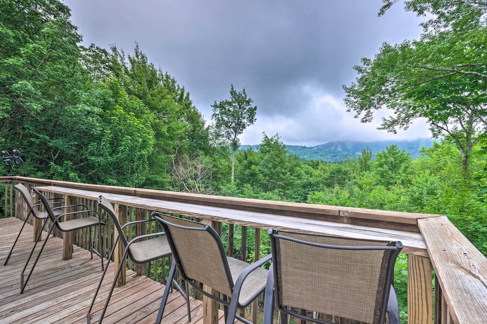 Hike, Bike, Unwind! Beech Mtn Stay w/ Scenic Views - Rominger, NC