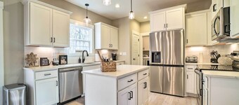 Goodlettsville Home ~ 4 Miles to Raceway!