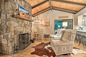 Cottage (4 Bedrooms) | Interior - Updated Highlands Cottage w/ Deck + Fireplace! (Highlands)