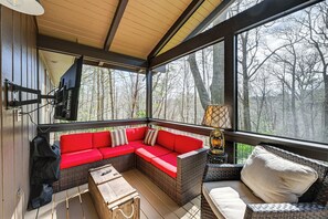 Cottage (4 Bedrooms) | Interior - Walk to Main St: Highlands Cottage w/ Fireplace (Highlands)