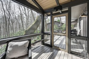 Cottage (4 Bedrooms) | Interior - Updated Highlands Cottage w/ Deck + Fireplace! (Highlands)