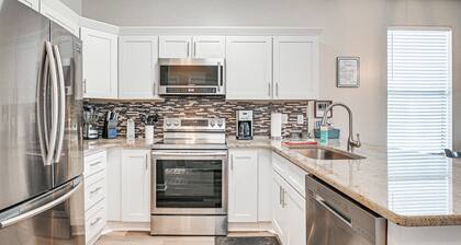 4 Mi to Ocean: Breezy Golf Condo in Myrtle Beach!