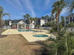 Apartment (2 Bedrooms) | Interior - 4 Mi to Ocean: Breezy Golf Condo in Myrtle Beach! (Myrtle Beach)