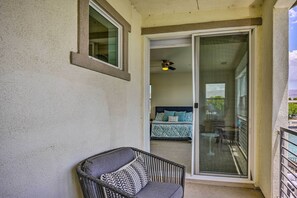 House (4 Bedrooms) | Interior - Serene Oasis - Lakeside Living: 6 Mi to Coachella! (Indio)