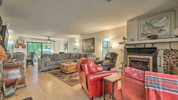 Apartment (2 Bedrooms) | Front of property