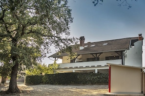 Exterior - APP4 Romantic villa with pool - 5 min from the beach! (Novigrad)