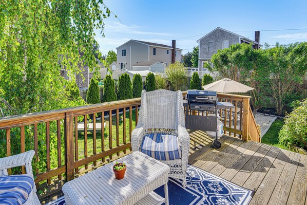 Interior - Beautiful Portsmouth Cottage By the Sea w/ Jacuzzi (Portsmouth)