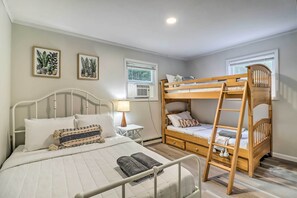 Cottage (3 Bedrooms) | 3 slaapkamers, een strijkplank/strijkijzer, beddengoed