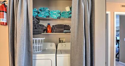 Cottage With Fire Pit + Deck on The Klamath River!