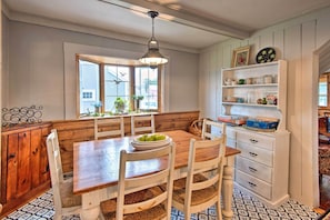 Cottage (3 Bedrooms) | Interior - Charming Pine Point Cottage - 2 Blocks to Ocean! (Scarborough)
