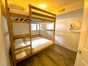 3 bedrooms, WiFi, bed sheets