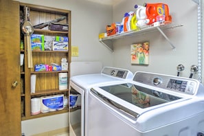 House (5 Bedrooms) | Interior