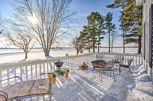 Quiet Farmhouse Retreat w/ Fire Pit - Pets Welcome