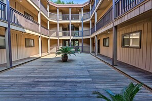 Interior - Relax by Pool & Walk to Beach: Hilton Head Condo! (Hilton Head Island)