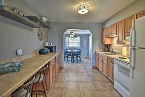 House (2 Bedrooms) | Interior - Coastal Bungalow 2 Blocks to Ormond Beach! (Ormond Beach)