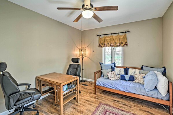 House (5 Bedrooms) | Interior