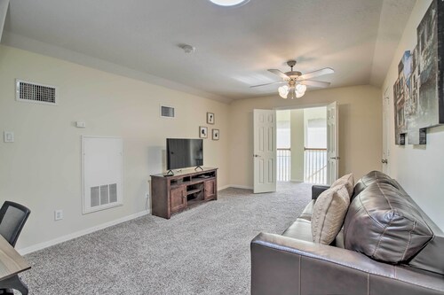 Spacious Home w/ Patio: 5 Mi to Memorial Park