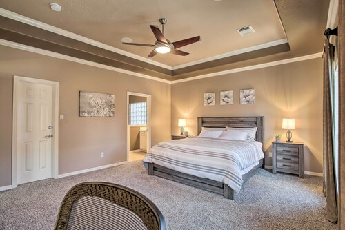 Spacious Home w/ Patio: 5 Mi to Memorial Park