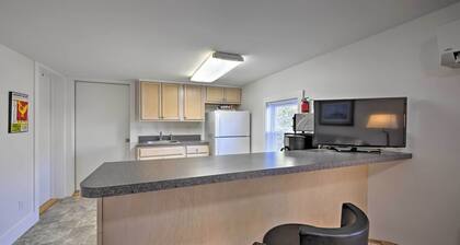 Quaint DT Greenport Apt - 2 Mi to Shelter Island!