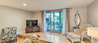 Downtown Grand Haven Apt < 1 Mi to Lake Michigan