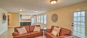 Apt w/ Balconies - Steps to Kemah Boardwalk!