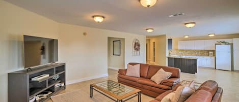 Apartment (3 Bedrooms) | Front of property