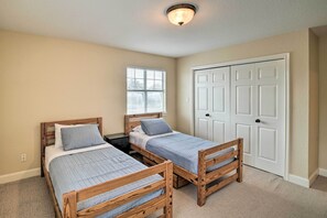 Apartment (3 Bedrooms) | Interior - Apt w/ Balconies - Steps to Kemah Boardwalk! (Kemah)