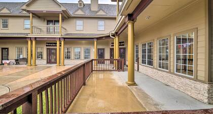 Apt w/ Balconies - Steps to Kemah Boardwalk!