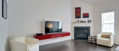 Departamento (1 Bedroom) | Área de sala de estar | Chimenea