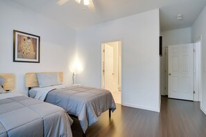 Apartment (1 Bedroom) | Interior - Inviting High Point Townhome With Patio + Privacy! (High Point)