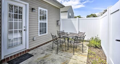 Inviting High Point Townhome With Patio + Privacy!