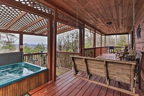 Terrace/patio - Woodsy Hideaway w/ Grill & Smoky Mountain Views! (Sevierville)