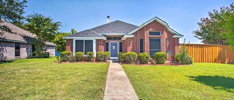 House (3 Bedrooms) | Front of property