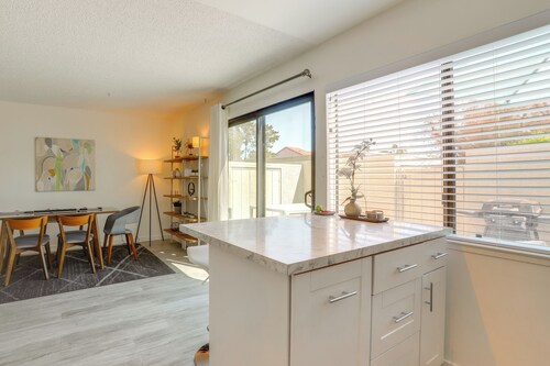 Palm Springs Abode w/ Pool Access, Near Golfing